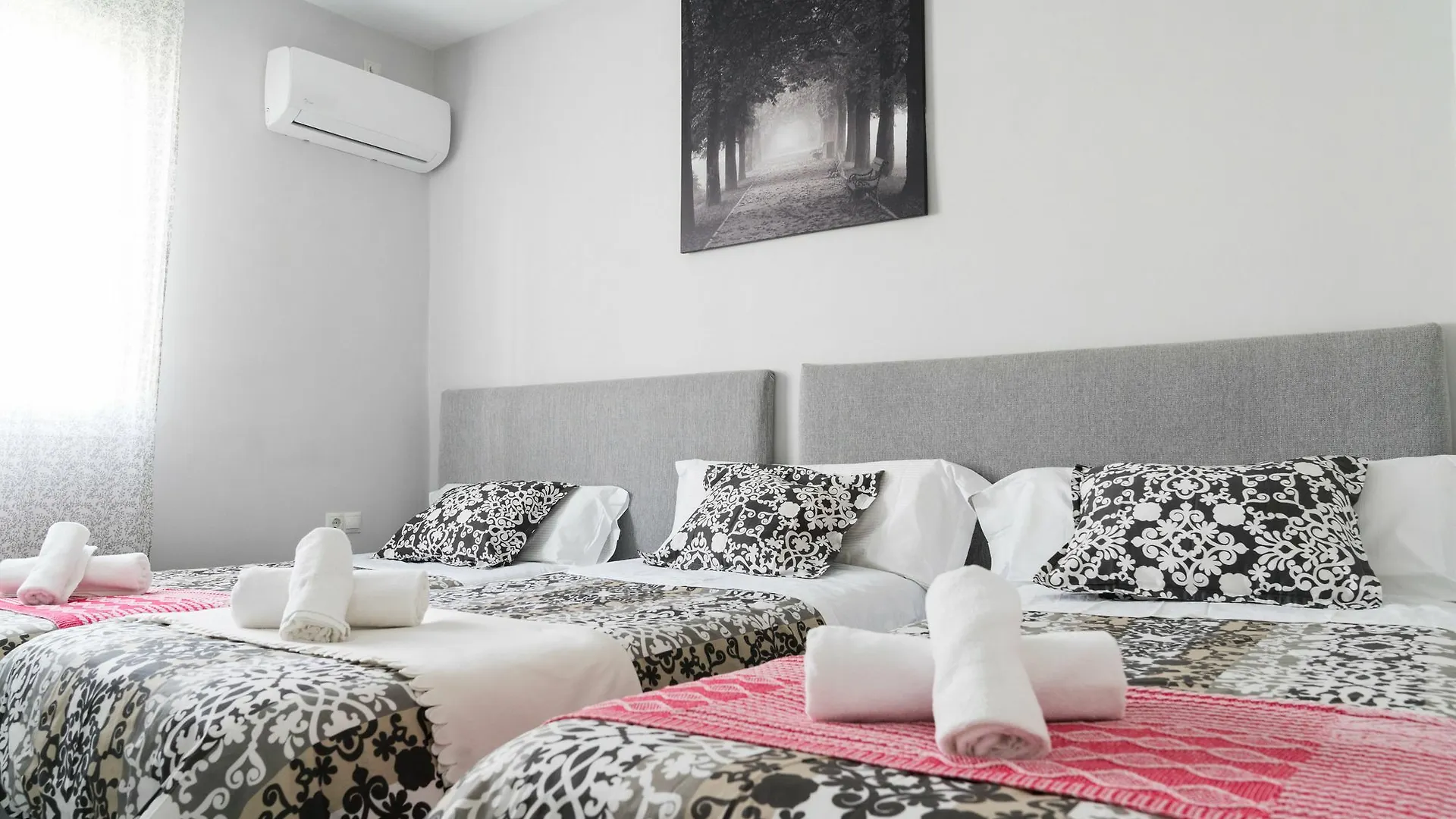 Spectacularly Updated Home Séville Appartement