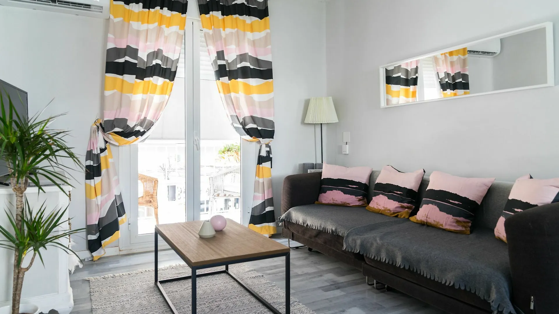 Apartment Spectacularly Updated Home Seville Spain
